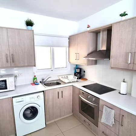 Center: Your Urban Retreat- 100m To The *