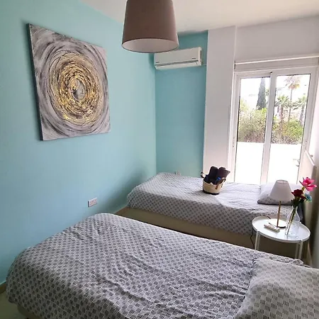 Center: Your Urban Retreat- 100m To The Larnaca