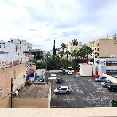 Center: Your Urban Retreat- 100m To The Apartment *