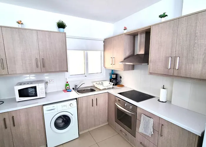 Center: Your Urban Retreat- 100m To The *