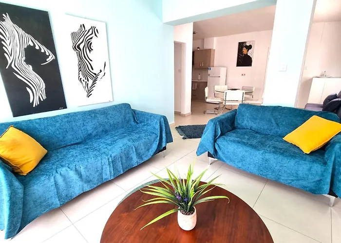 Апартаменти Center: Your Urban Retreat- 100m To The *